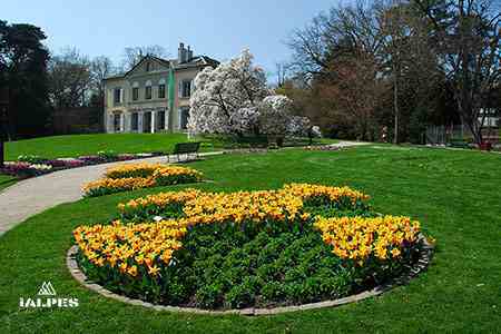 Genève, l'horloge fleurie.
